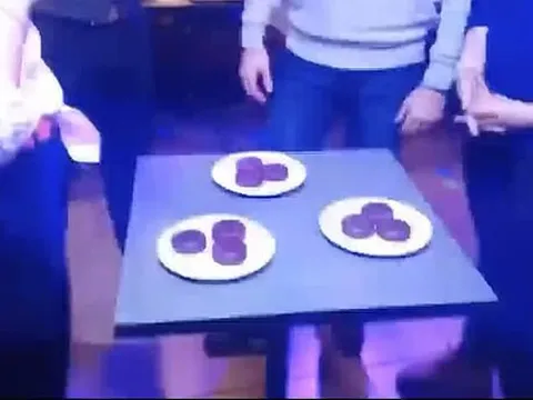 Thi ăn bánh nhanh, nữ điều dưỡng mất mạng vì ăn 3 cái bánh Choco Pies cùng lúc